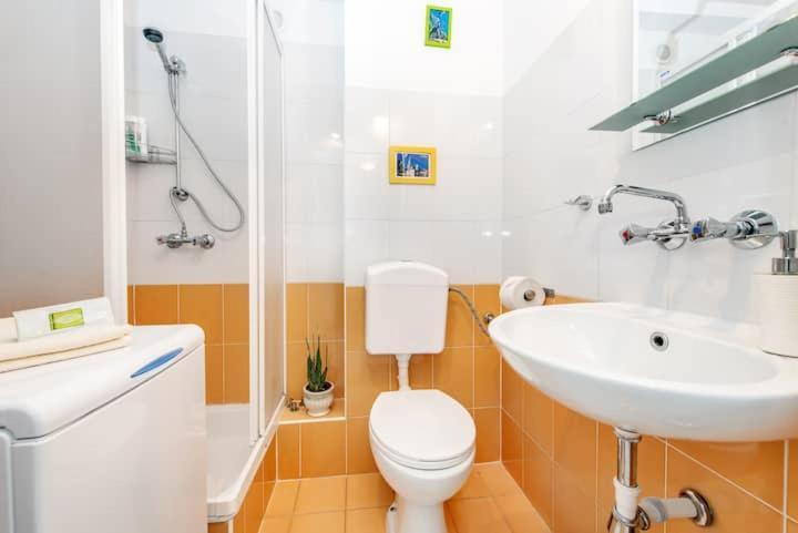 Cosy Studio Apartment Krasków Εξωτερικό φωτογραφία